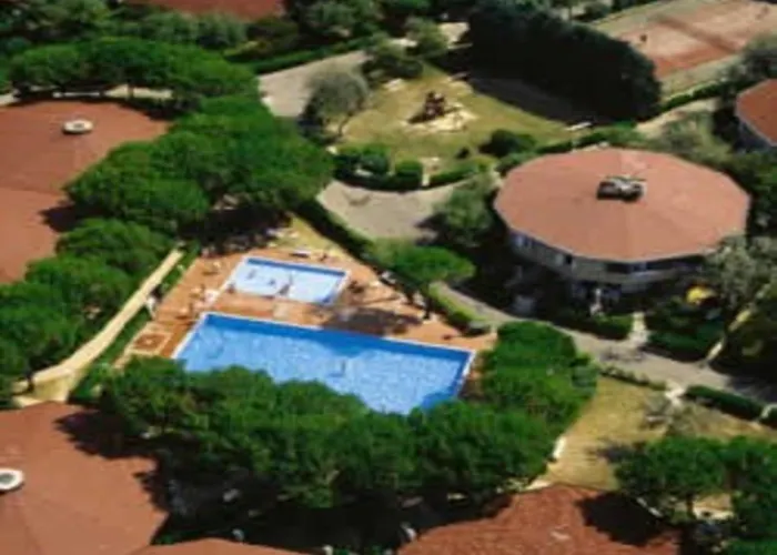 Cozy With Shared Pool Апартаменты