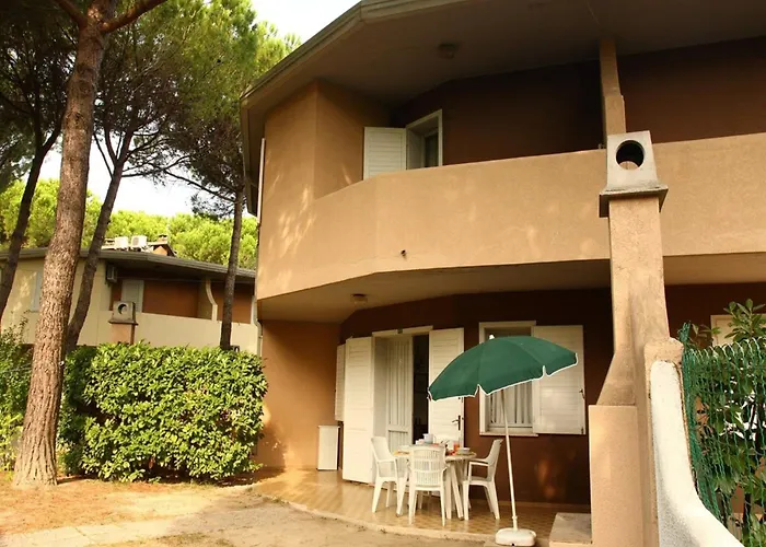 Cozy With Shared Pool Apartment *